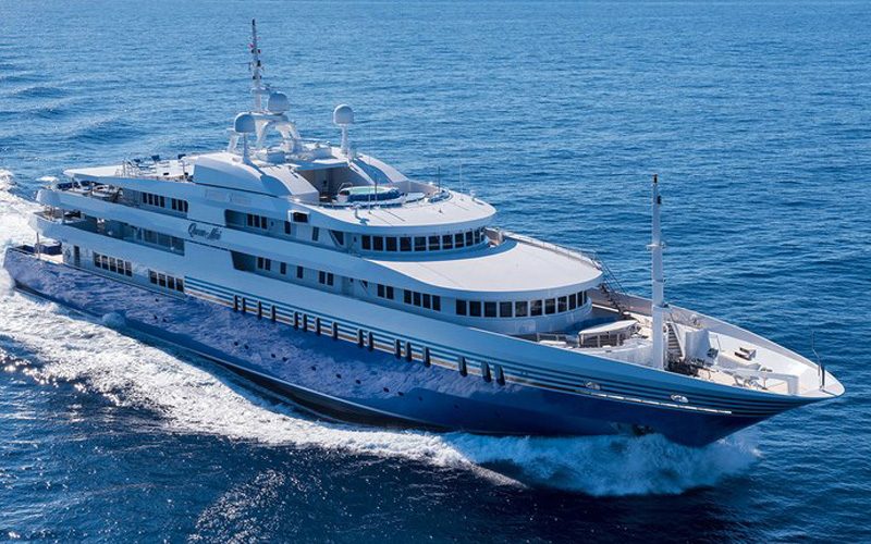 Queen Miri charter yacht at anchor