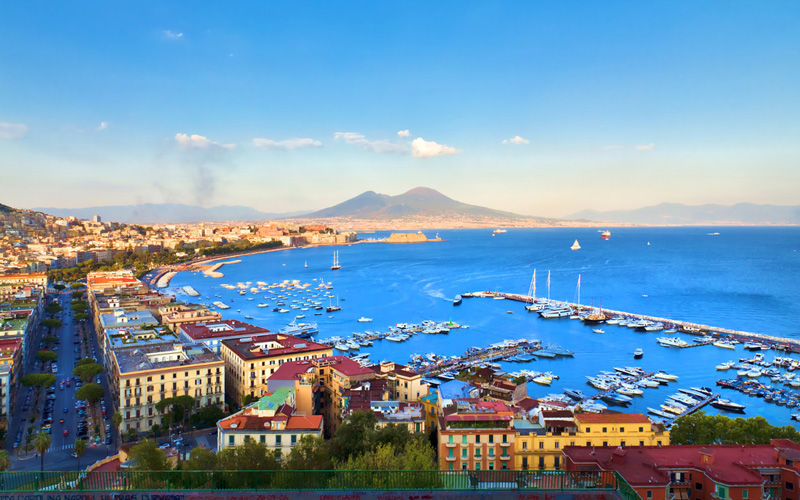 yachting in naples italy