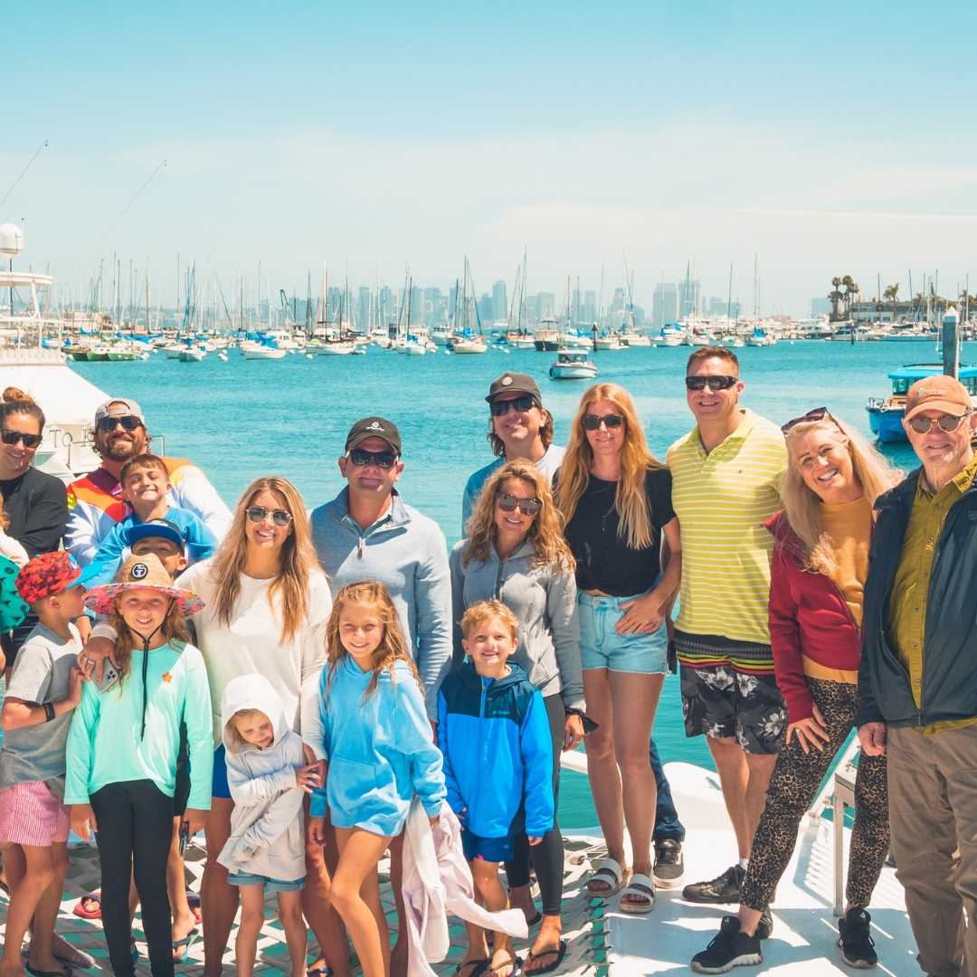 family reunion yacht charter group photo